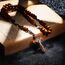 HICARER Oliven Holz Rosenkranz Halskette Katholischer Rosenkranz mit Kreuz und Holzperlen - Handgemacht für Männer und Frauen mit Flanell Tasche