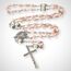 Nazareth Store Perlen-Rosenkranz, weiße Vaterunser-Perlen-Halskette, Lourdes-Medaille und Kreuz, Kruzifix, spirituelle Hingabe (Rosa)