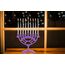 Ner Mitzvah Farbige Kerze Menorah Passend für alle Chanukka-Kerzen-Strudel-Entwurf 6” High 6-Zoll-Lila