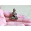 DMtse Buddha-Statue aus Messing, Antikoptik, Buddha-Statue, Ornamente, Meditation, sitzende Pose, Reise, Anbetung, attraktiv und ruhig, kleine Taschen-Buddha-Statue