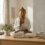 G6 Collection Buddha-Kunststatue aus Holz, handgeschnitzt, 40,6 cm hoch, weiß gekalkt