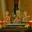 Hindu-Lakshmi Ganesha Saraswati Statue – Laxmi Ganesha Idol für Auto Armaturenbrett Dekor Zuhause Tempel Mandir Pooja Artikel indischer Puja Artikel Diwali Geschenk Meditation Yoga Altar Dekoration