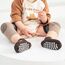 Mezrkuwr Baby Krabbeln Set: 3 Paar Knieschoner & Socken mit Anti Rutsch Gummipunkte für Kleinkinder 0-12 Monate