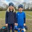 Wollhuhn Kinder Beanie – Zweilagige Longbeanie aus Jersey, wendbar & weich – mit Grauer Innenseite – Handmade in Deutschland – ganzjährig tragbar (Fußball Blautöne, L, 56-58)