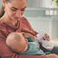 Philips AVENT Handmilchpumpe, Geschenkset – Einzelmilchpumpe, Babyflachen mit 260 ml und 125 ml, BPA-frei, 4 Einweg-Stilleinlagen, Polypropylen, Transparent (Modell SCD430/60)