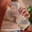 Philips AVENT Handmilchpumpe, Geschenkset – Einzelmilchpumpe, Babyflachen mit 260 ml und 125 ml, BPA-frei, 4 Einweg-Stilleinlagen, Polypropylen, Transparent (Modell SCD430/60)