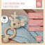 Bieco Holz Greifling Baby Rassel | Ø 10cm, Länge 17cm | Niedliche Reh Babyrassel Baumwolle mit Holz Ring | Baby Greifling Rassel für Junge & Mädchen | Greifling mit Reh Stoffrassel | Greifringe Baby