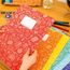 Papierdrachen 8 hochwertige Heftumschläge aus Papier für Kinder | DIN A4| Motiv Scribble - Heftschoner ideal für die Schule - Heftumschlag 250g/m² - Set Nummer 6