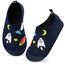 Kyopp Hausschuhe Kinder Junge Mädchen Pantoffeln Rutschfest Barfussschuhe Kindergarten Slippers für Atmungsaktive Weich Lauflernschuhe Kleinkinder Schuhe(Marineblau-Kosmisch 26/27EU)
