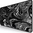 Gaming Mauspad XXL - 800 x 300 mm - Flüssigmetall - Großes Mousepad mit vernähten Kanten - Wasserdicht und rutschfest - Verbessert Präzision und Geschwindigkeit - Für PC, MacBook, Laptop.