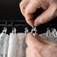 Vorhanghaken für Gardinen Ringe, 60 Stück, mit Ø 4 mm Öse, für Gardinenringe mit 3 bis 4 mm, in Weiß, Gardinenringe Haken zum Einhängen, Faltenlegehaken für Vorhangringe, Vorhang Haken Clip Set
