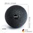 BLACKROLL® BALL 08 Faszienball (8 cm), kleine Faszienkugel für die punktuelle Selbstmassage, Massageball zur Behandlung von Muskelverspannungen, mittlere Härte, Made in Germany, Schwarz