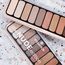 essence the NUDE edition eyeshadow palette, Lidschatten, Nr. 10, Nude, 9 Nude-Töne, langanhaltend, natürlich, vegan, ohne Mikroplastikpartikel, Nanopartikel frei, ohne Parfüm, 1er Pack (10g)