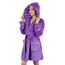Gräfenstayn Bademantel Damen flauschig mit Kapuze - Kuschelfleece - Öko-Tex Standard 100 - Morgenmantel leicht & kurz - Größe (M, Lila)