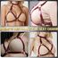 BDSM Bondageset Brustfesseln Sexspielzeug für Paare Extrem Sex Leder Hals- bis Oberschenkel-Brustfesseln Geschirr mit Handschellen, Brustfesseln für Frauen Harness Damen Sexy Dessous (Rot)