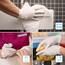 200x ARNOMED Einweghandschuhe Weiß, Einmalhandschuhe XL, Handschuhe Einweg, Gummihandschuhe puderfrei, latexfreie Nitrilhandschuhe in S, M, L & XL, Putzhandschuhe, Koch-/Küchen-Handschuhe