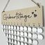 Bada Bing DIY Geburtstagskalender mit 60 Holz Scheiben zum Beschriften - Jahresunabhängiger Familienkalender Dekoration zum Aufhängen Wandkalender Geburtstag mit Holzscheiben Individuell gestaltbar
